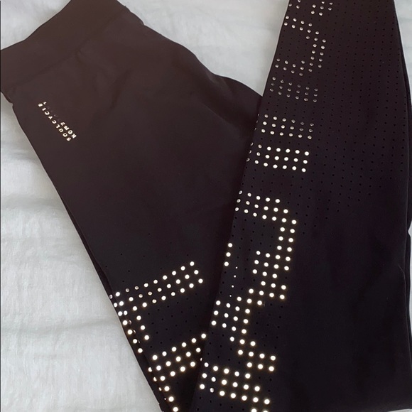 lululemon x SoulCycle Ride & Reflect Tight 28” - Picture 6 of 8